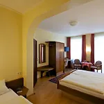 Hirschen Hotel 3*