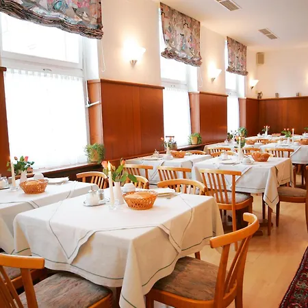 Hotel Hirschen 3*