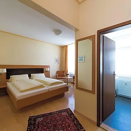 Hirschen Otel