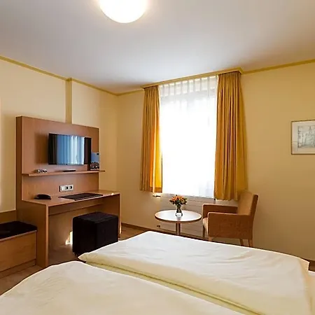 Hirschen 3*