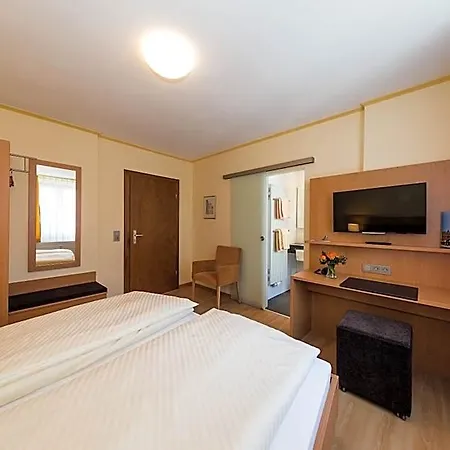 Hirschen 3*