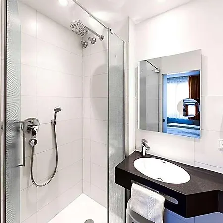 Hirschen Otel 3*