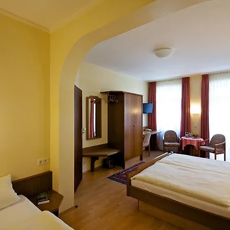 Hirschen Hotel 3*